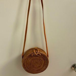 Rattan crossbody circular bag